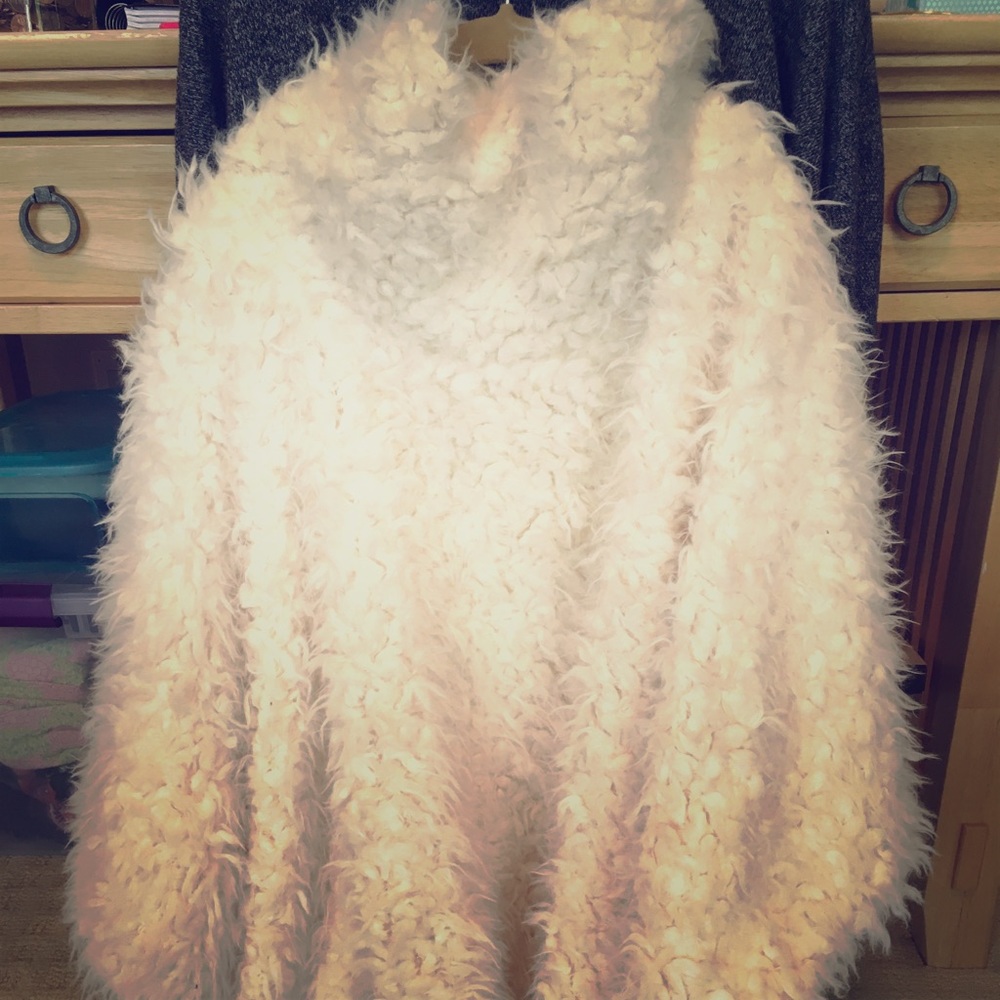 Beautiful white faux fur fashion poncho